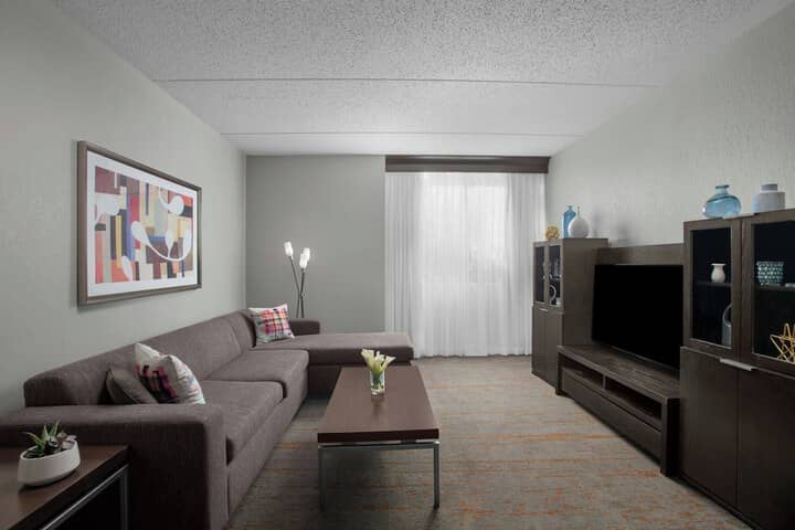 Room 13 of 38