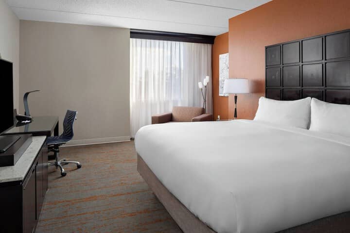 Room 4 of 38