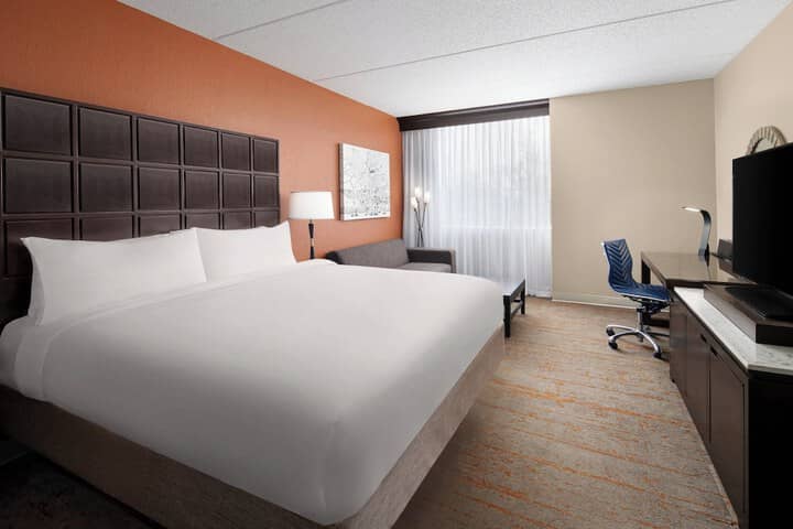 Room 9 of 38